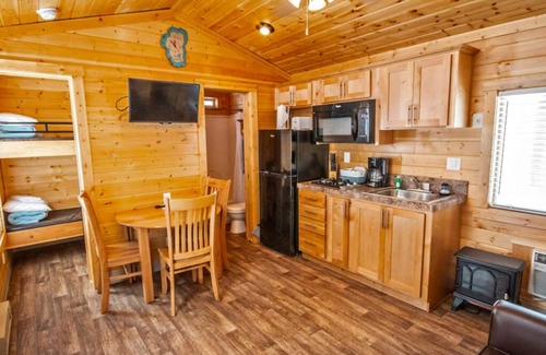 Tahoe Valley Cabina | Tahoe Valley Campground