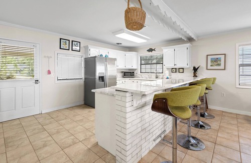 Lillian Cabaña | Take a look at "The D Cottage" on the Bay