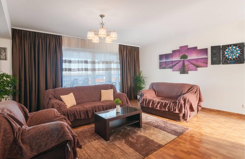 Stomorska Casa | Alojamiento de 4 habitaciones en Stomorska