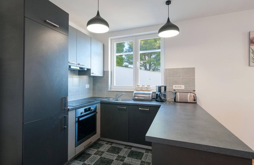 Stomorska Casa | Alojamiento de 4 habitaciones en Stomorska