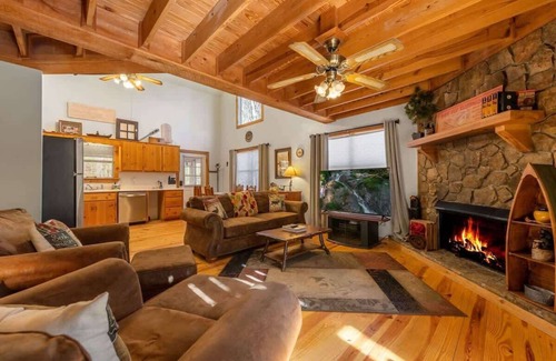 Dial Cabina | Talking Waters - Fishing Camp