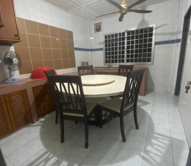 Bintulu Casa | Taman Bamboo Homestay