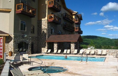 Ellicottville Condominio | Tamarack Club At Holiday Valley Ski in/out Deluxe Condo w/ Mini Kitchen Sleeps 4