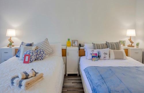 Ruskin Apartamento | TAMPA BAY, BEACH step away, WIFI, FREE PARKING,POOLS, JACUZZI