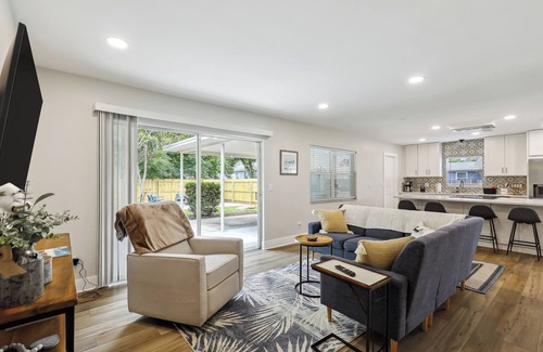 Riverside Heights Casa | Tampa Vacation Rental ~ 3 Mi to Downtown!