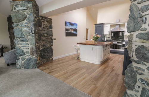 Brynrefail Casa | TAN TWR, pet friendly, luxury holiday cottage in Llanfairpwll