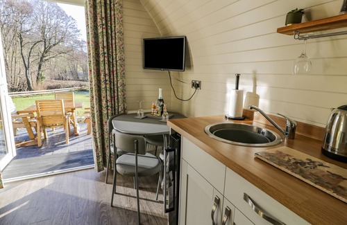 Llanfyllin Cabaña | TANAT, romantic, character holiday cottage in Llanfyllin