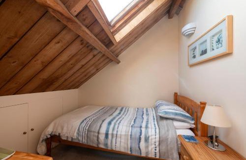 West Milton Casa | Tanglewood Cottage - Lancombes House