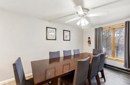 North Creek Casa | Tannery 64H - Family Retreat with Modern Comforts