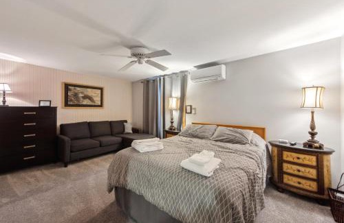 North Creek Casa | Tannery 64H - Family Retreat with Modern Comforts