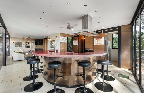 Makiki Casa | Tantalus Glass House by Gather Modern Honolulu Retreat