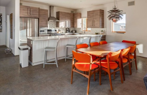 Taos Casa | Taos Seasons - "Luxury Taos Retreat – Experience the Seasonal Bliss"