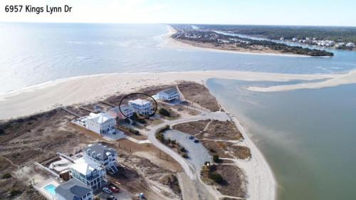 Oak Island Casa | Tar Heel Haven