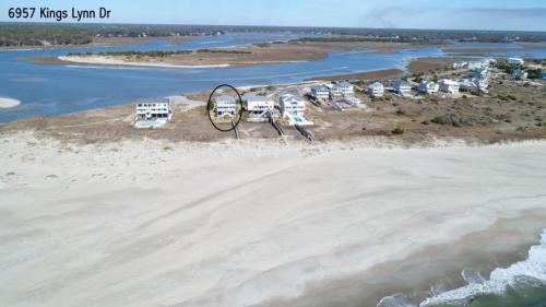 Oak Island Casa | Tar Heel Haven