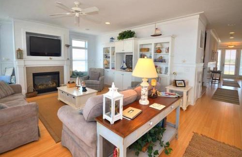 Oak Island Casa | Tar Heel Haven