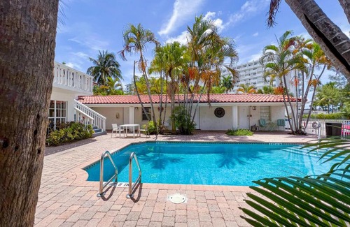 Central Beach Hotel | Tara Hotel A North Beach Village Resort Hotel