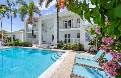 Central Beach Hotel | Tara Hotel A North Beach Village Resort Hotel