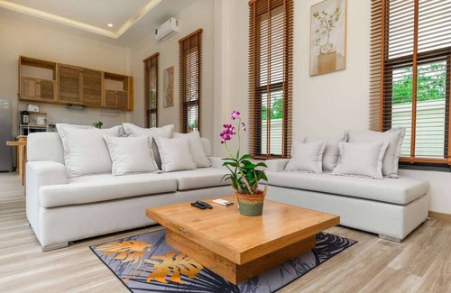 Talat Nuea Villa | Taraburi's Finest: Brand New Build Poolside Bliss!