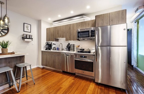 Old City Apartamento | Tasteful 1 Bedroom Apt in Historic Old City