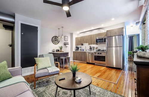 Old City Apartamento | Tasteful 1 Bedroom Apt in Historic Old City