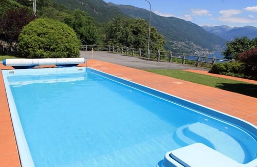 Sant'Agata Apartamento | Buen gusto apartamento de 2 habitaciones en una pequeña residencia con piscina