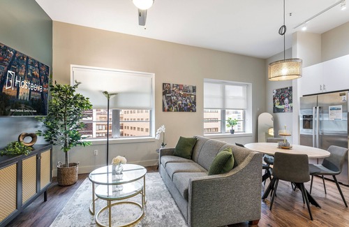 Central Business District Apartamento | Tasteful Condo Near French Quarter