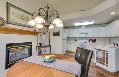 Sherwood - Tualatin North Casa | Tasteful Tualatin Home: 40 Mi to Willamette Valley