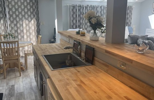 Ocean Park Condominio | Tastefully decorated condo at Ocean Park Meadows!