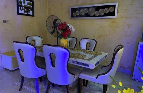 Lagos Apartamento | Tastefully furnished 4 bedroom duplex