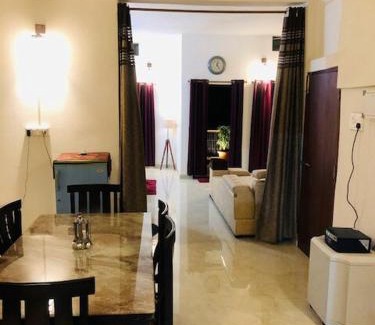 Varanasi Apartamento | Tattva- 6BHK Apartment