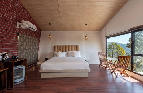 Lansdowne Hotel | tatvam resort