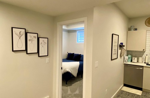 Morinville Apartamento | Taylor Tranquility Retreat~Cozy 1 Bedroom Apt with FULL kitchen & Full Washroom