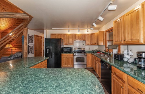 Phelps Cabina | TB-19 Thunder Bay Resort Cabin 15