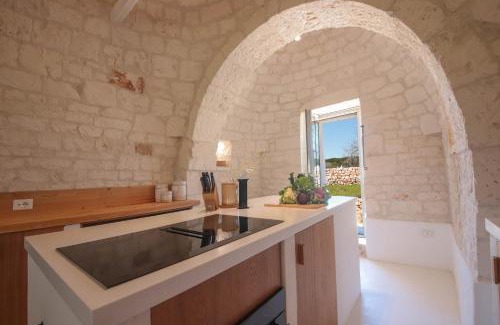 Martina Franca Villa | TD I Coni di Pinurè Trulli with Scenic Valley View