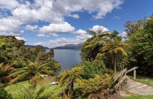 Lake Tarawera Casa | Te Miro Cottage - Lake Tarawera Cottage