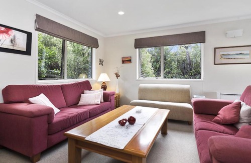Lake Tarawera Casa | Te Miro Cottage - Lake Tarawera Cottage