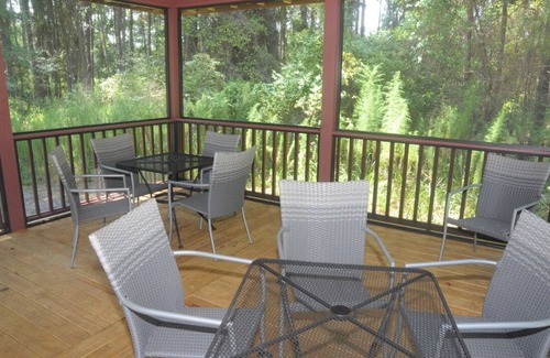 Sapelo Island Apartamento | Tea Cake Cottage Suite nestled among 200 year old Live Oaks