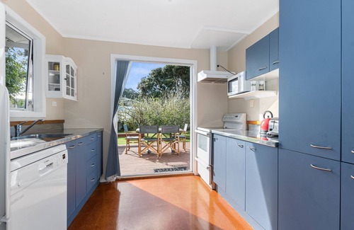 Helena Bay Casa | Teal Bay Treasure - Teal Bay Holiday Home