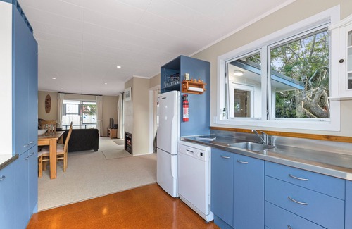 Helena Bay Casa | Teal Bay Treasure - Teal Bay Holiday Home