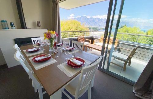 Queenstown Casa | Tekau - Modern holiday apartment with lakeview