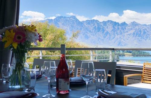 Queenstown Casa | Tekau - Modern holiday apartment with lakeview