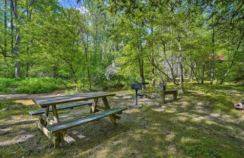 Madisonville Casa | Tellico Plains Cabin - 25 Acres, Backyard Creek!