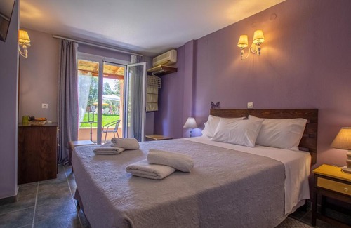 Messonghi Cama Y Desayuno | Tellis Holiday Rooms