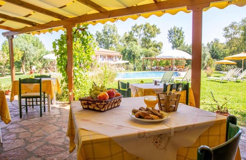 Messonghi Cama Y Desayuno | Tellis Holiday Rooms