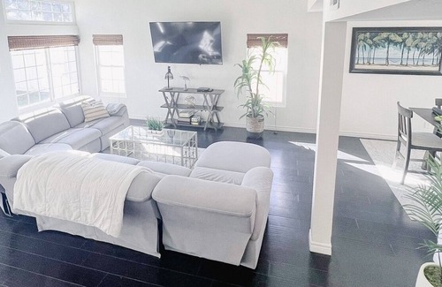 Wolf Creek Casa | Temecula Gem! Huge Pool Home 2 min from Pechanga
