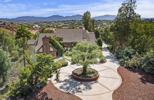 Temecula Casa | Inglés Tudor Estate en el corazón del país del vino