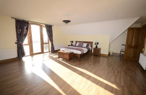 Ballymacarthur Cama Y Desayuno | TEMPLEVIEW SUITE