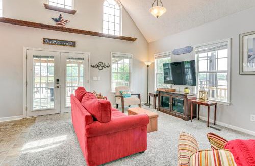 Morris Chapel Casa | Tennessee River Retreat Multi-Level Deck and Views