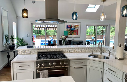 Northwest Harbor Complejo | Tennis, Basketball, Pool, Hot Tub, Fire Pit, Bicycles on 2 private gated acres