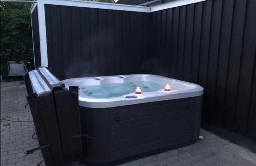 Holloselund Casa | Tennis, spa outside & inside and sauna - Tisvildelund